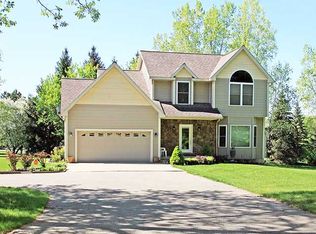 3919 Sandhill Rd, Lansing, MI 48911