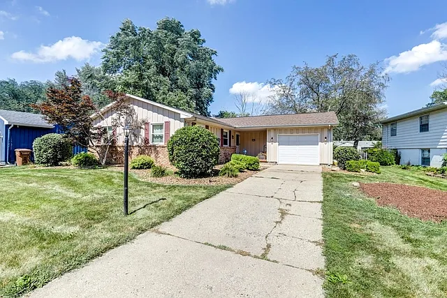 2310 Brett Dr photo 1