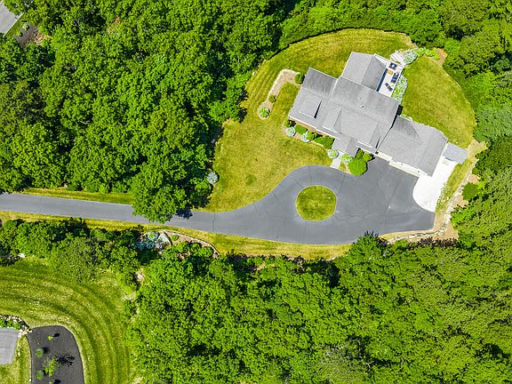 3rd image of 93 Highwood Lane