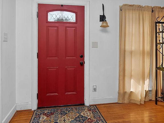 3rd image of 4301 Logans Ln