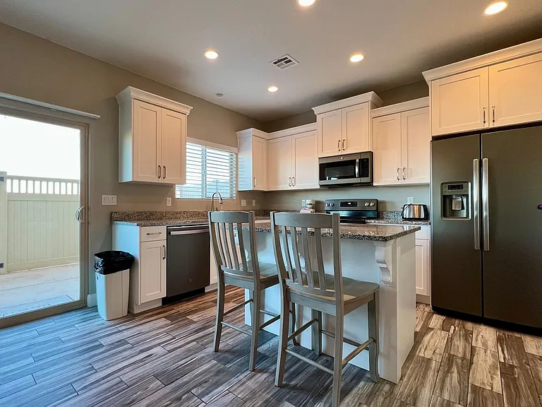 2520 Blackhawk Dr #30 — Photo 4