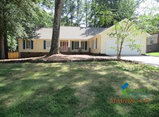 230 W Silverleaf St, Greer, SC 29650