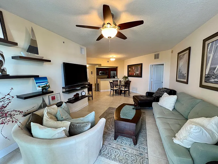 975 NW Flagler Ave — Photo 11