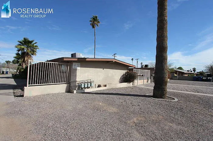 1 bed, 1.0 bath, 680 sqft, $899 — Photo 2