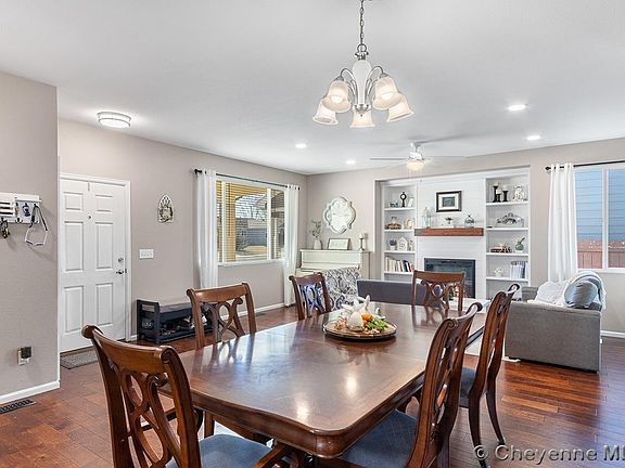 3rd image of 1620 Sunny Hill Dr