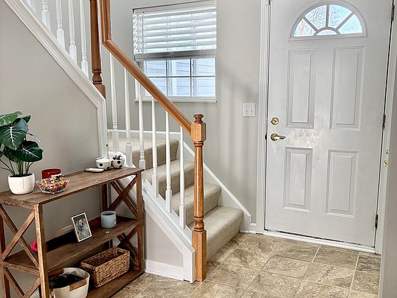 5th image of 23277 Sharon Dr