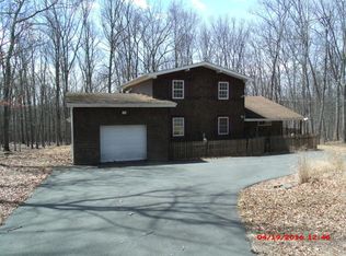 107 Evergreen Ct, Hawley, PA 18428