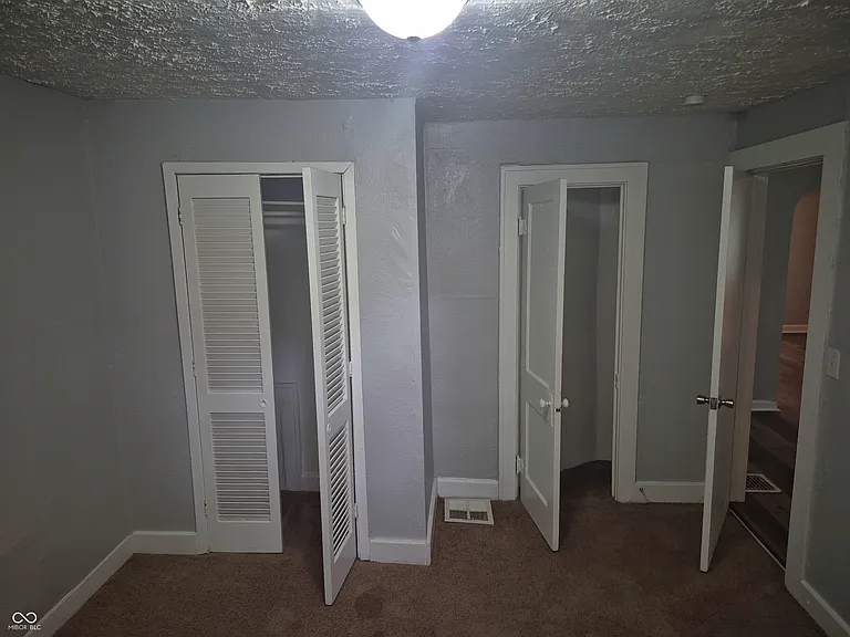 3338 N Kenwood Ave — Photo 13