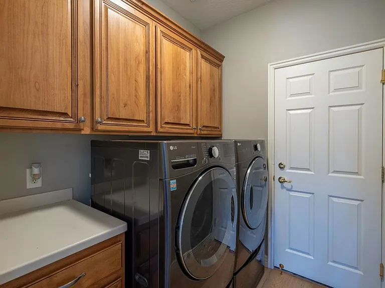 2329 N Prospector Ln — Photo 36