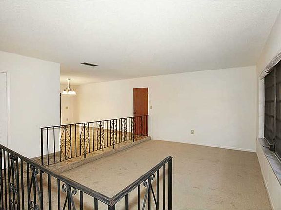 3rd image of 9525 Biscayne Blvd