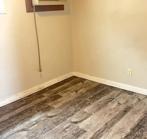 925 N Main St — Photo 9