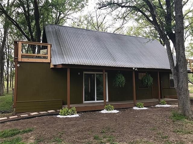 1st image of 105 Holman Ln