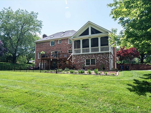 4th image of 1928 Royal Oak Dr