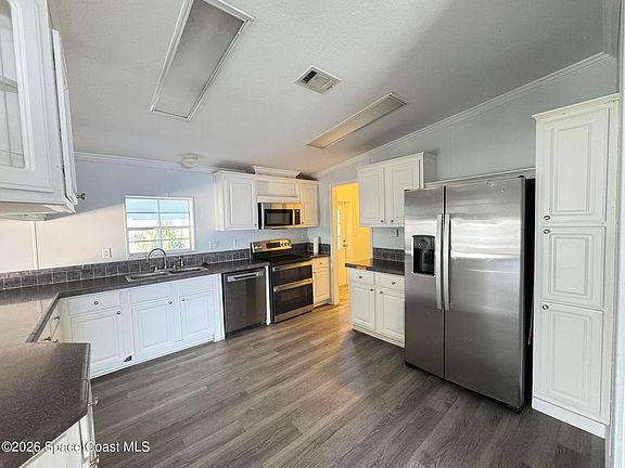5th image of 1001 Waterway Dr
