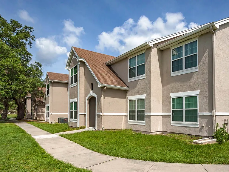 Sawyer Estates — Photo 20