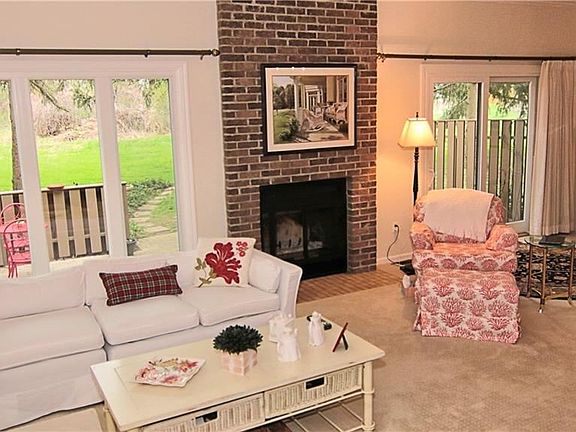 4th image of 83 Great Wood Cir