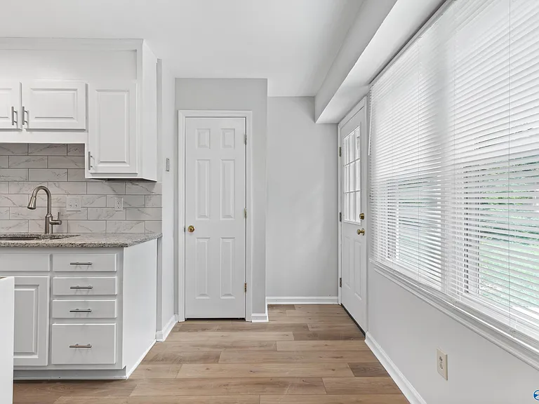 1008 Fieldstone Ct SE — Photo 6