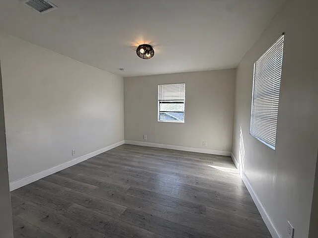 904 4th St #2 — Photo 33