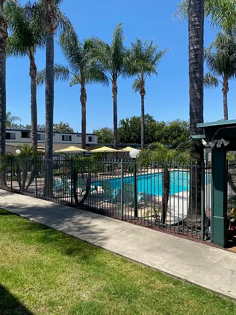 1 bed, 1.5 bath, 707 sqft, $2,009 — Photo 1