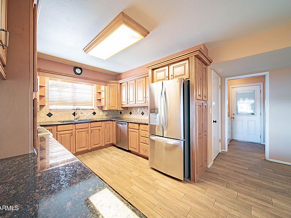 5th image of 10247 W CONCORD Avenue