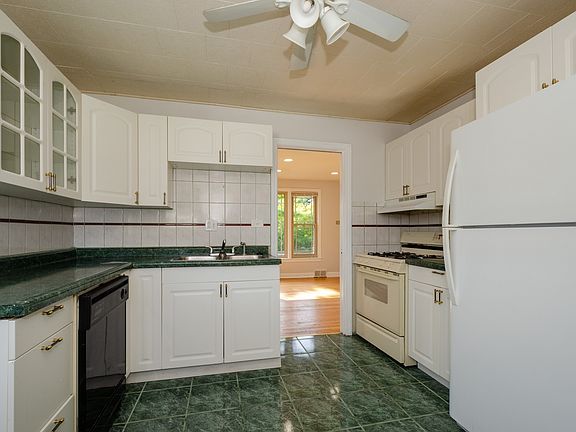 3rd image of 9415 Long Ave