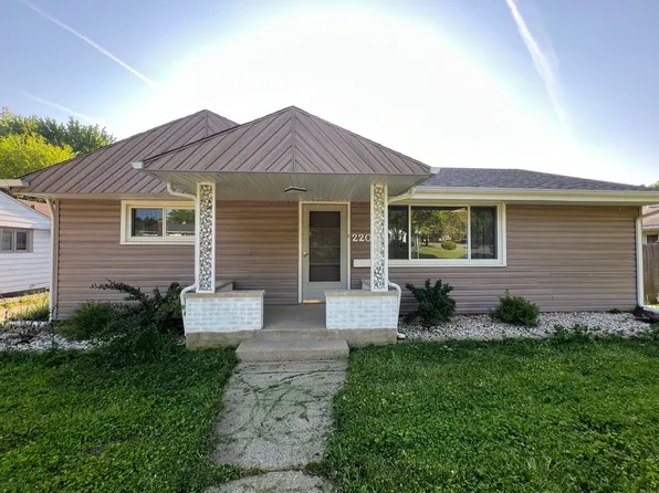 220 Fairview Blvd, Rockford, IL 61107