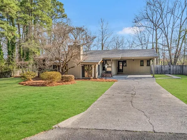 507 Riderwood Dr, Dalton, GA 30721