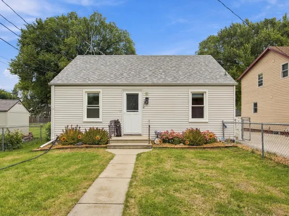 1216 4th Ave N, Moorhead, MN 56560