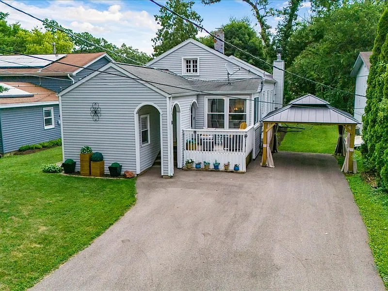 95 Bayberry Dr photo 1