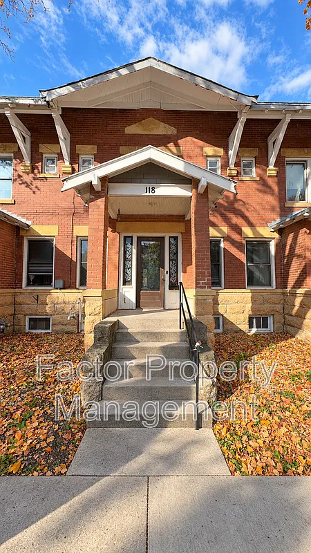 2 bed, 1.0 bath, 1000 sqft, $1,200 — Photo 1