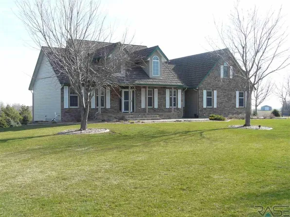 26508 465th Ave, Hartford, SD 57033