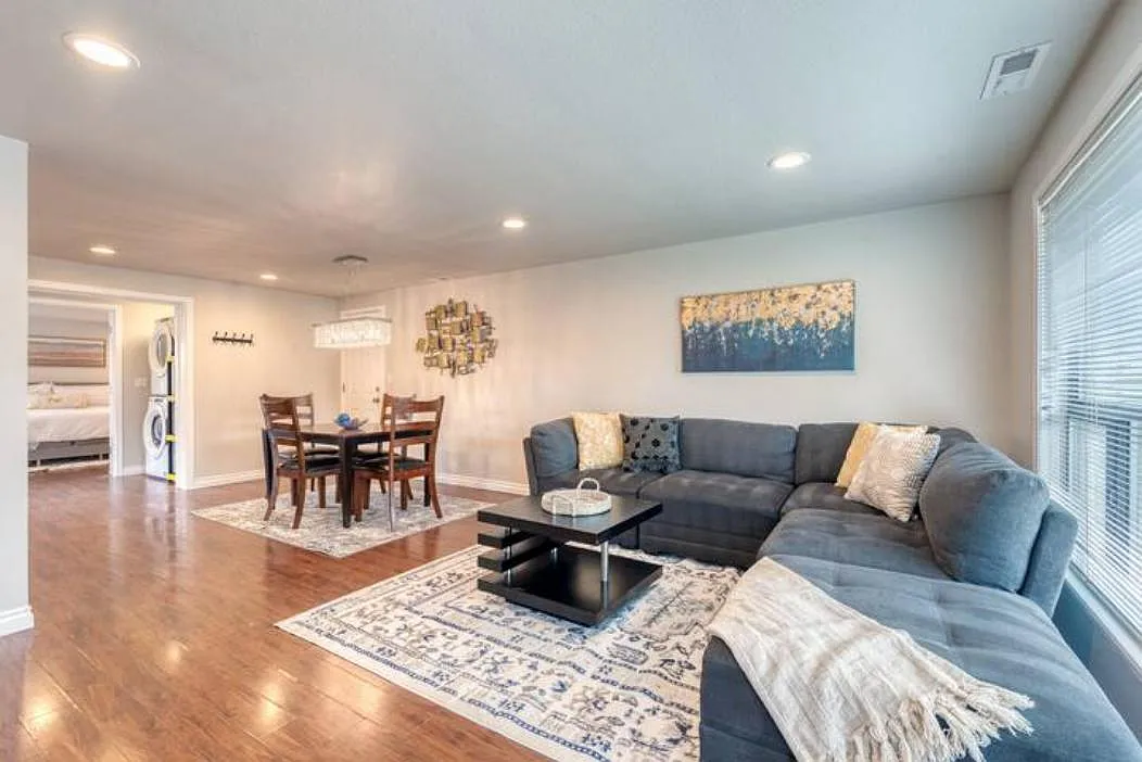 4 bed, 1436 sqft, $5,750 — Photo 4
