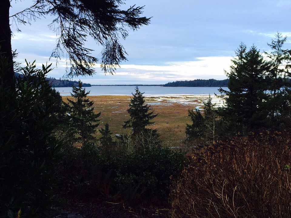 Nehalem River estuary view