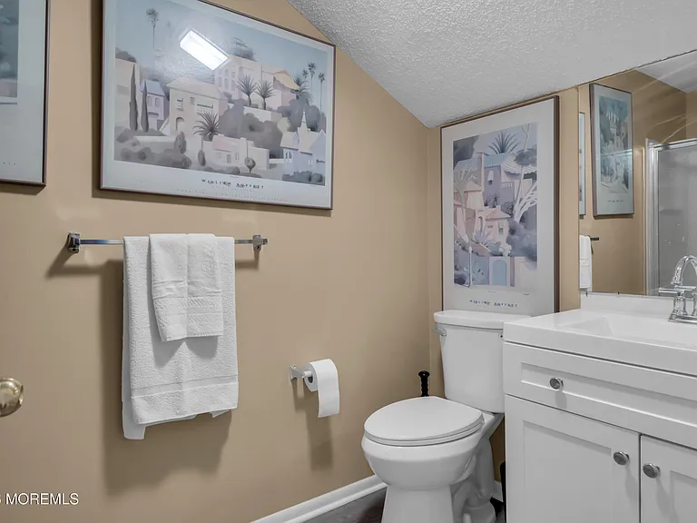 492 Bayberry Ct — Photo 28
