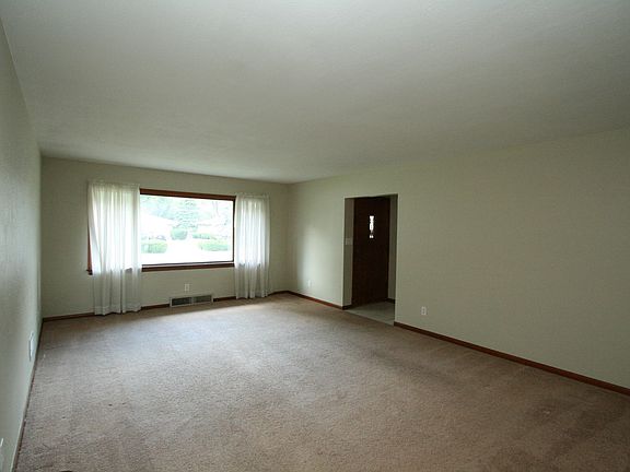 20' x 13' Living Room