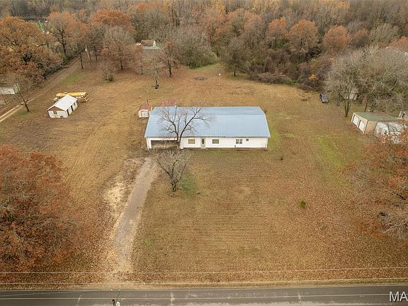 2nd image of 2371 County Highway 401