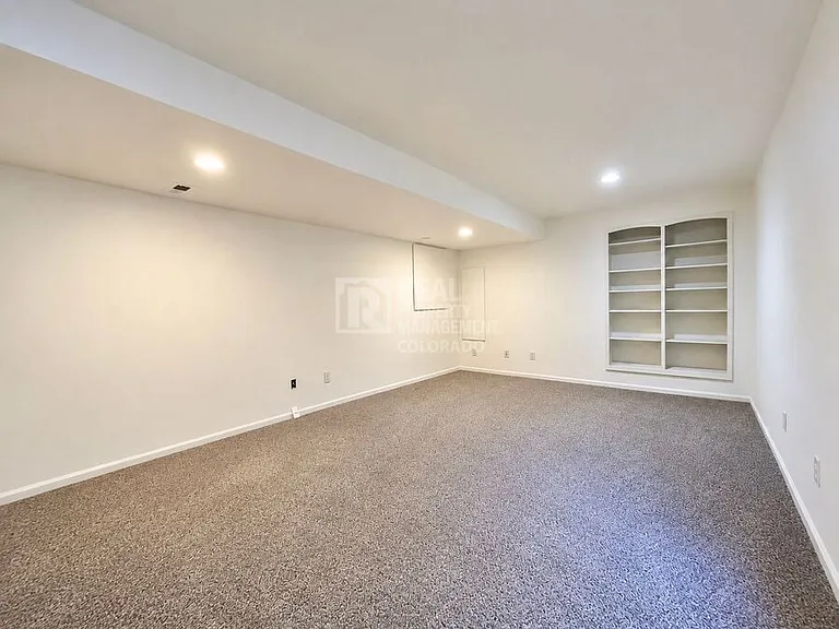 1385 Laurenwood Way — Photo 16