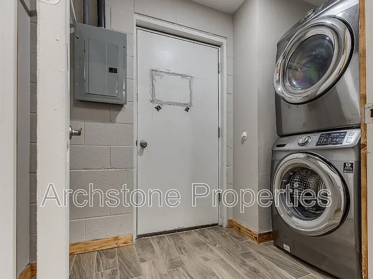 2006 NW 26th St #1/2-B — Photo 20