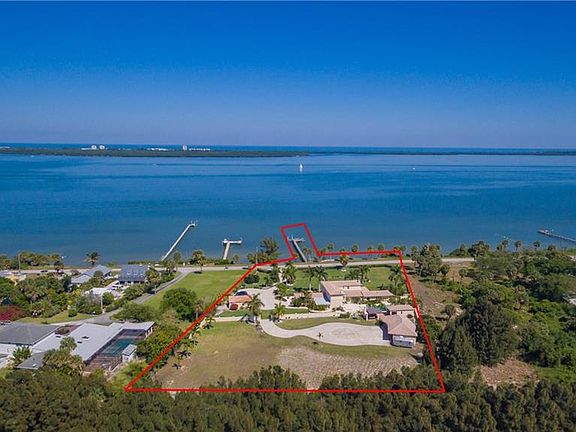 5th image of 2211 S Indian River Dr