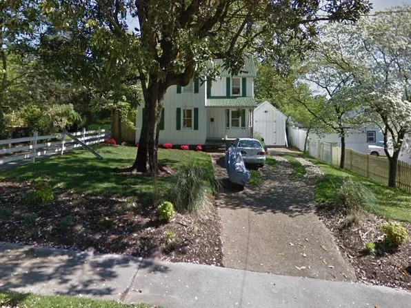1710 Cornelia St, Knoxville, TN 37917