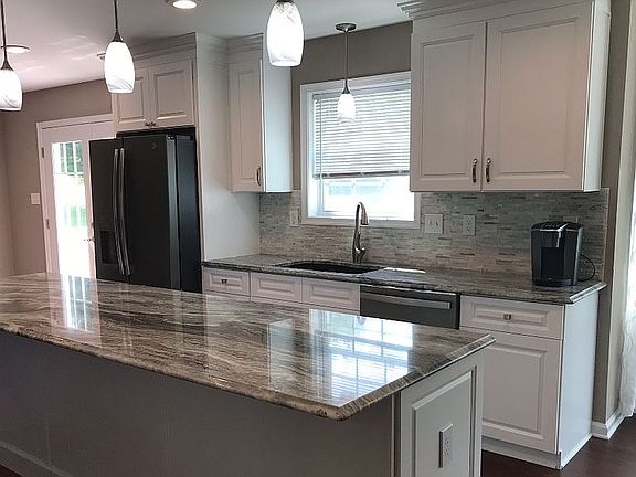 2nd image of 50 Potomac Terrace Dr