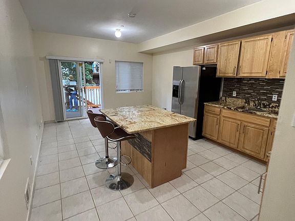 5th image of 16 Layton Ave #3