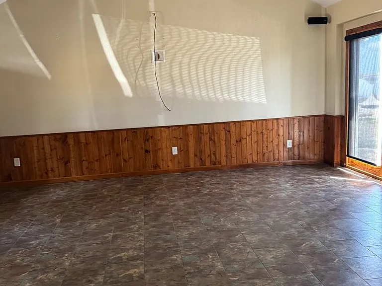 23090 Dixie Hwy — Photo 28