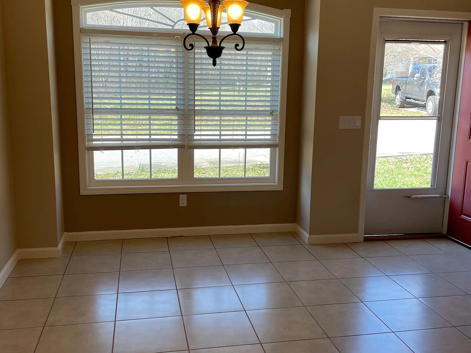 30 Meadow Wood Cir — Photo 2