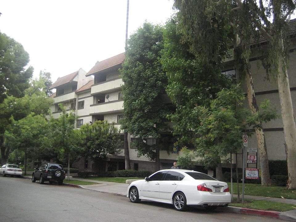 1st image of 1339 N Columbus Ave Unit 307
