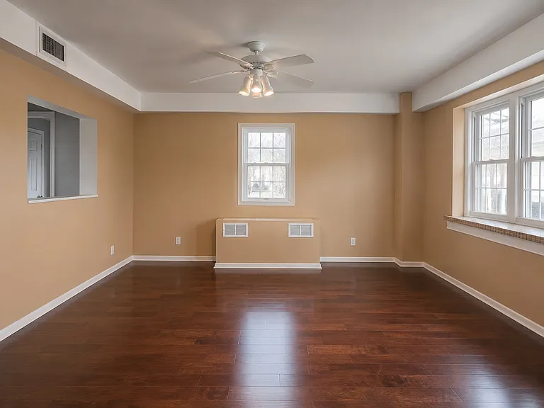 1024 Washington St — Photo 5