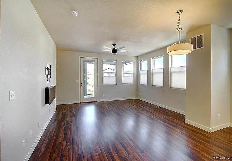 11240 Uptown Ave — Photo 6