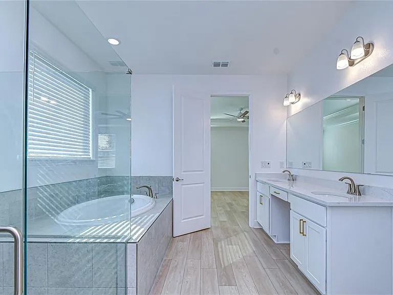 10027 Dolphin Gull Cir — Photo 41