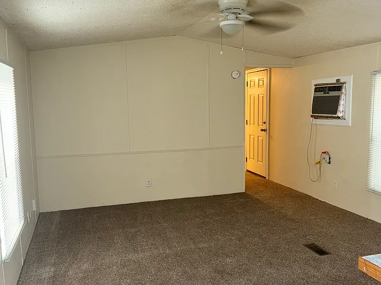 Lithia Manor (3666 Glenda St, Lithia Springs 30122) — Photo 4