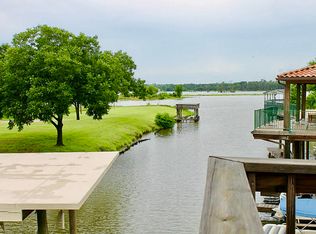 2310 Lake Rd, Highlands, TX 77562